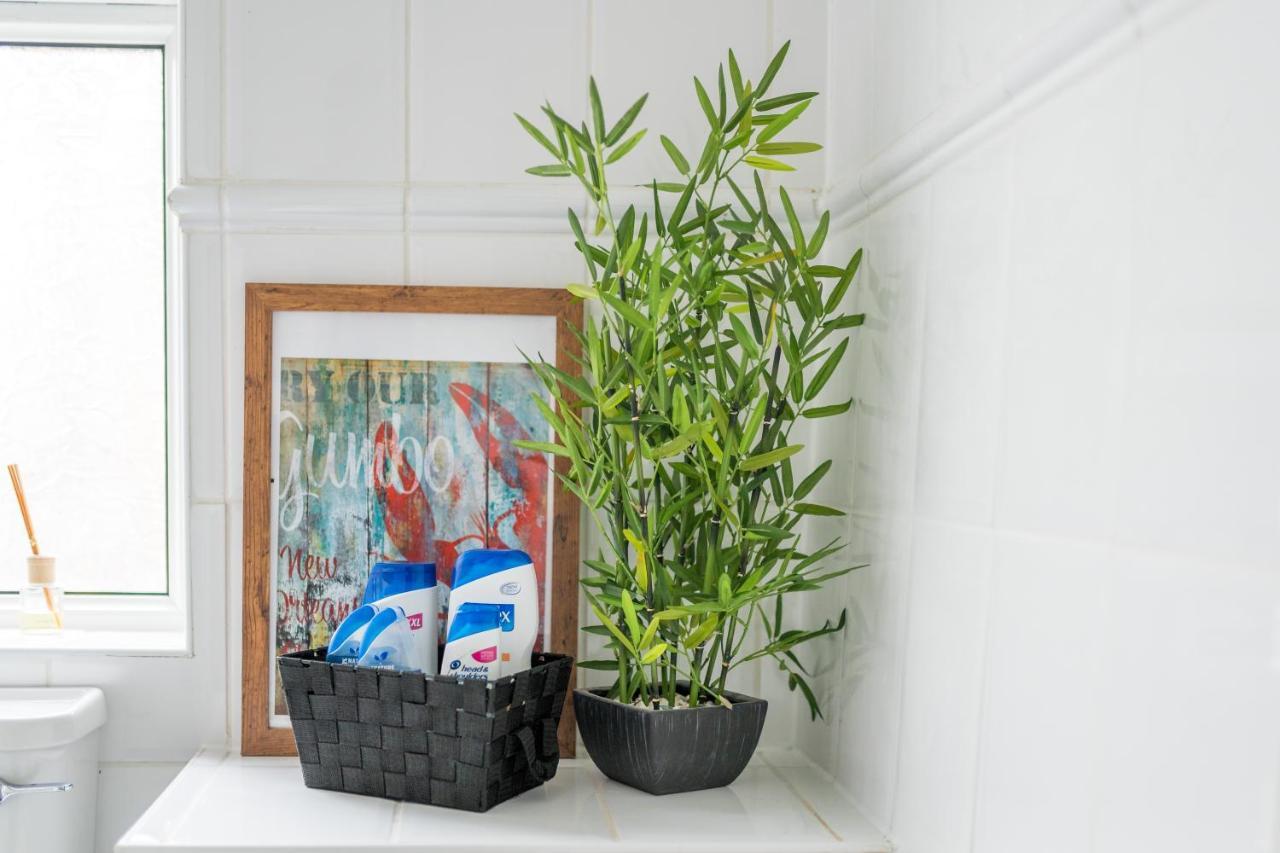 The Ella Fitzgerald - Modern 2 Bedroom Apartment, Super Close To City Centre คาร์ดิฟฟ์ ภายนอก รูปภาพ