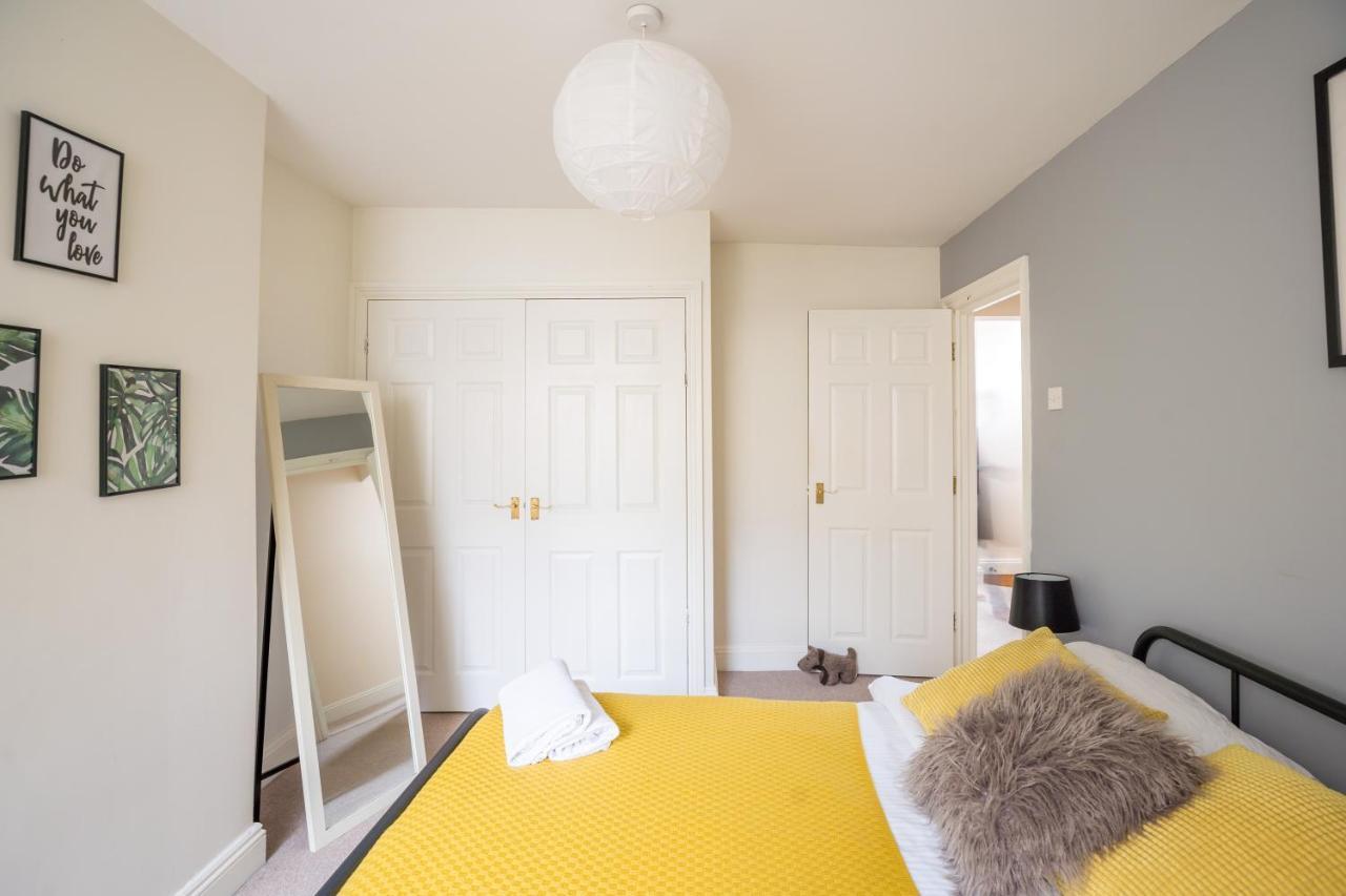 The Ella Fitzgerald - Modern 2 Bedroom Apartment, Super Close To City Centre คาร์ดิฟฟ์ ภายนอก รูปภาพ