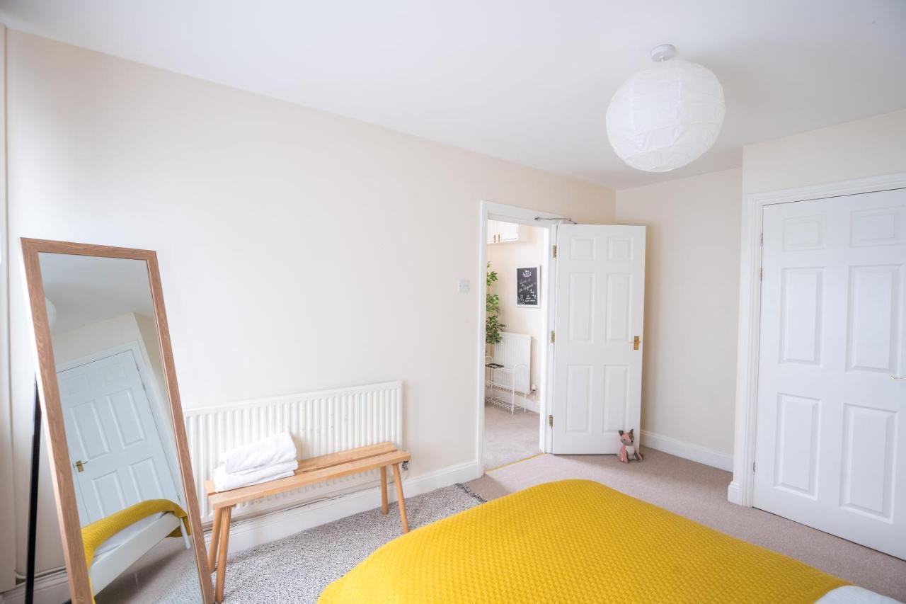 The Ella Fitzgerald - Modern 2 Bedroom Apartment, Super Close To City Centre คาร์ดิฟฟ์ ภายนอก รูปภาพ