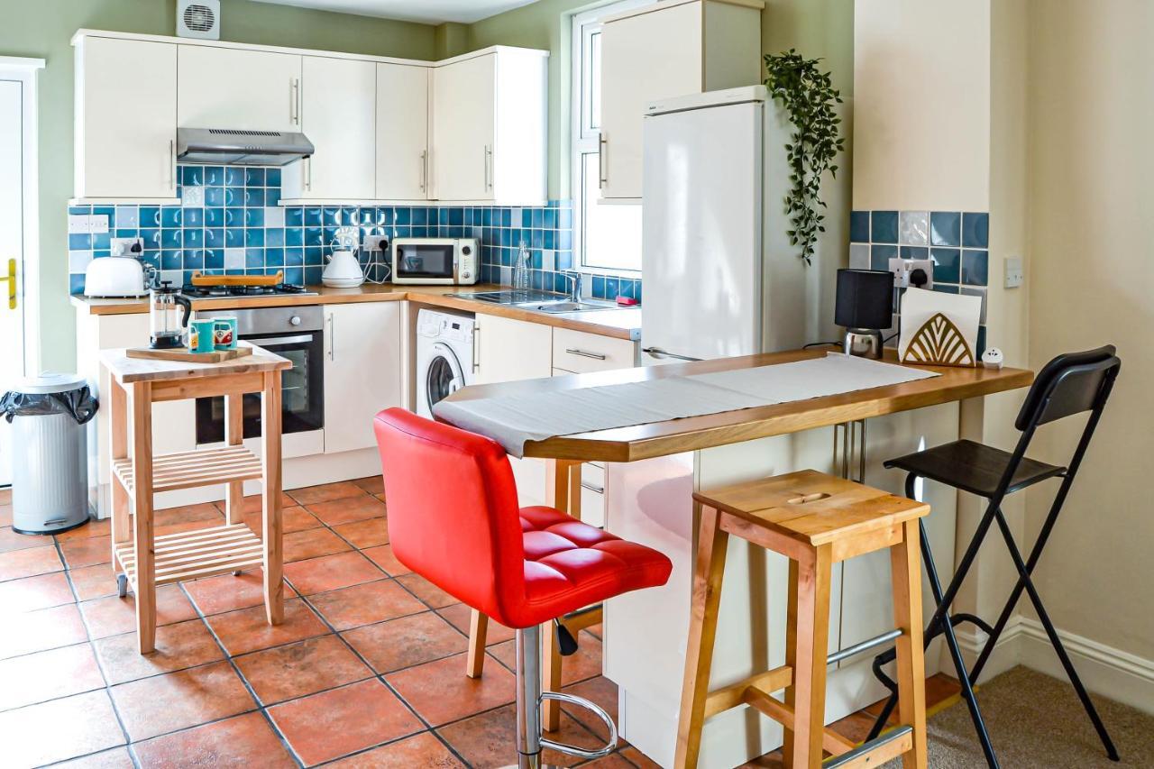 The Ella Fitzgerald - Modern 2 Bedroom Apartment, Super Close To City Centre คาร์ดิฟฟ์ ภายนอก รูปภาพ