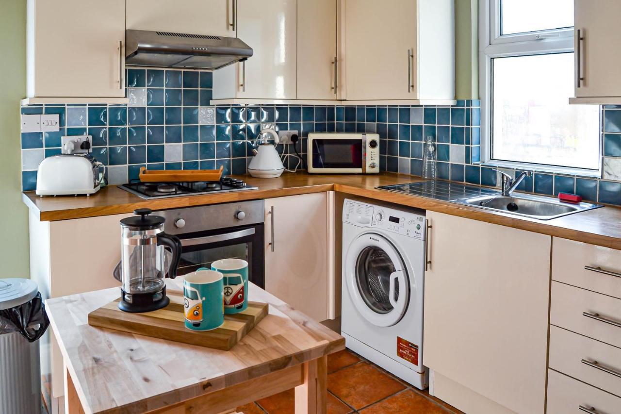 The Ella Fitzgerald - Modern 2 Bedroom Apartment, Super Close To City Centre คาร์ดิฟฟ์ ภายนอก รูปภาพ